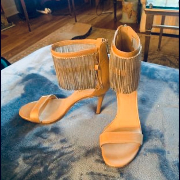 Stunning~Statement Dress Sandals - Picture 2 of 6
